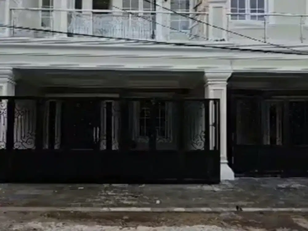 Rumah mewah kawasan elit Racing Centre dkt kampus UMI, KTR GUBERNUR