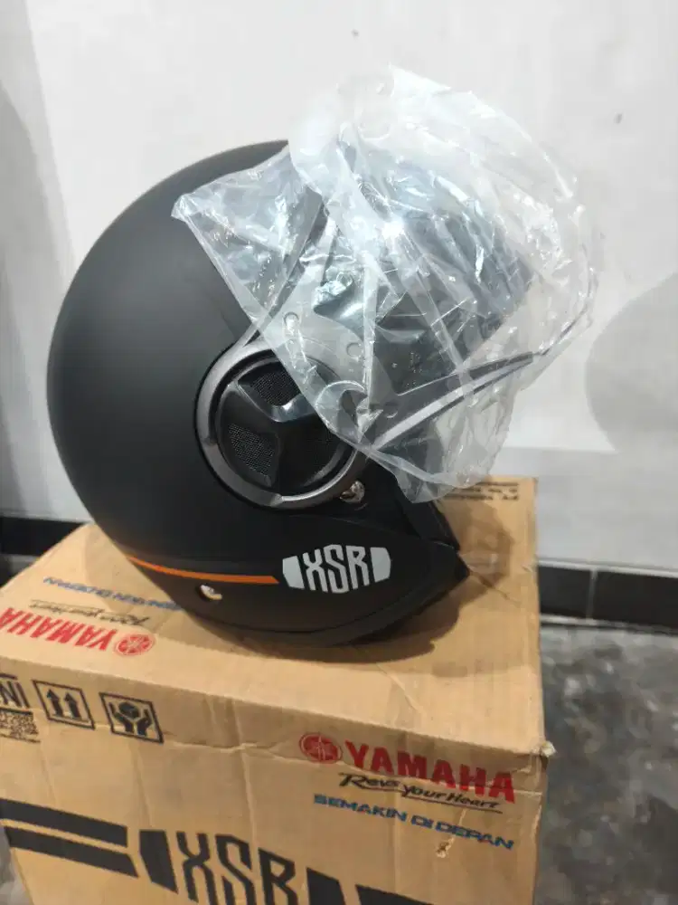 Helm Yamaha XSR Ori