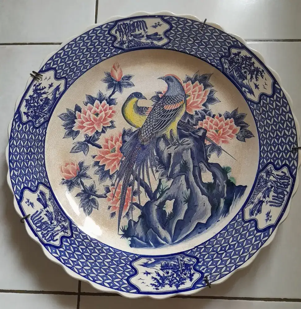 Pajangan dinding piring motif burung keramik pecah seribu