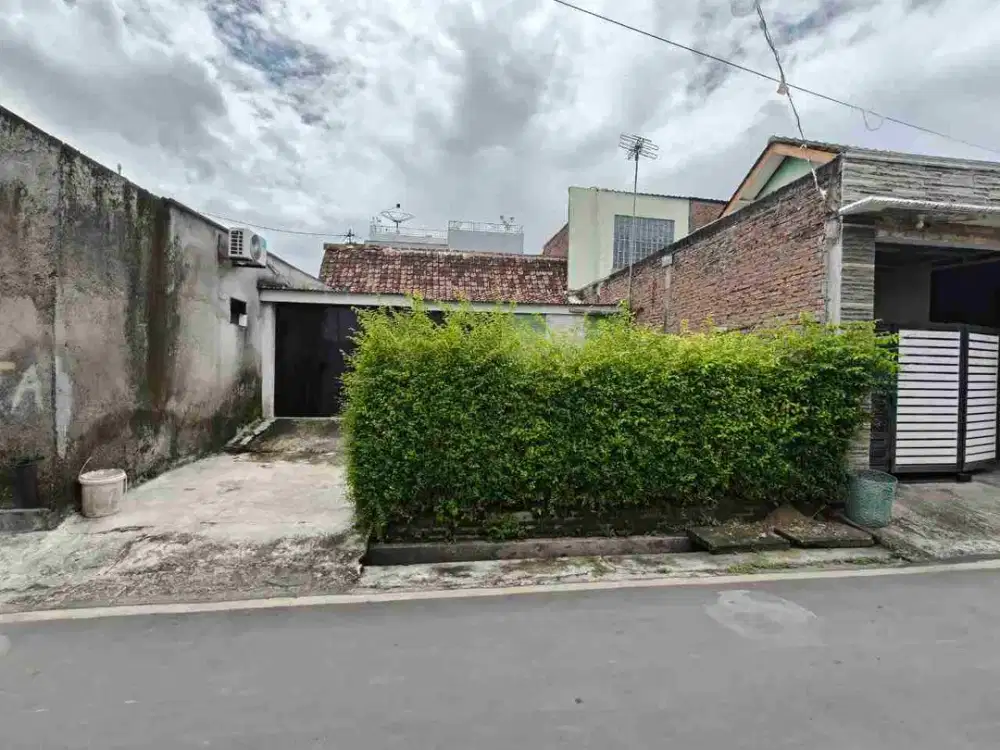 Rumah Nyaman Dekat Kantor DPRD Solo