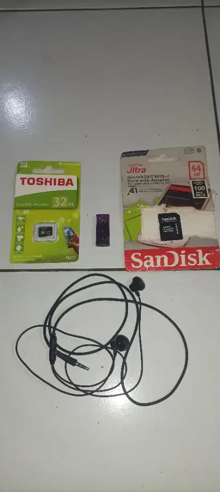 memori 32gb Toshiba+catrider+adapter+headset