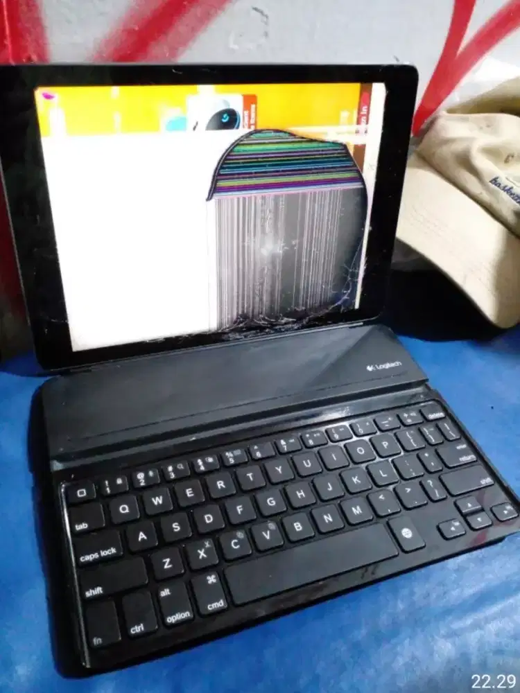 Jual tab Apple minus layar retak gak paham type apa jual begitu aja