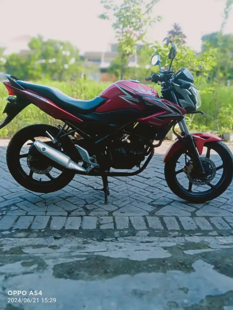 CB 150 R istimewa