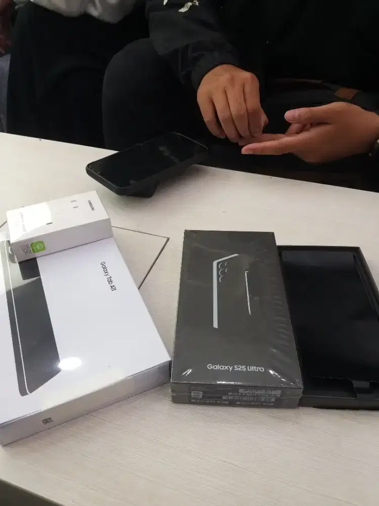 NEW SAMSUNG S25 ULTRA RAM 12/256