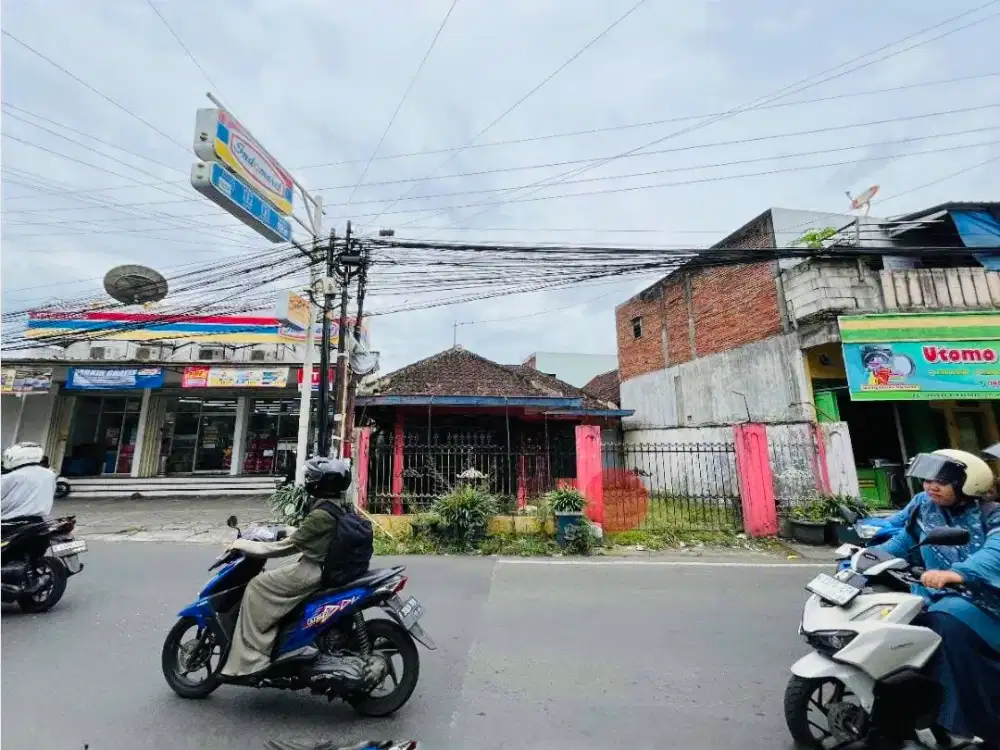Rumah Lama Hitung Tanah Pinggir Jalan Taman Merjosari Sigura Gura