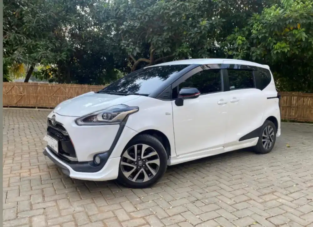 Toyota Sienta Q