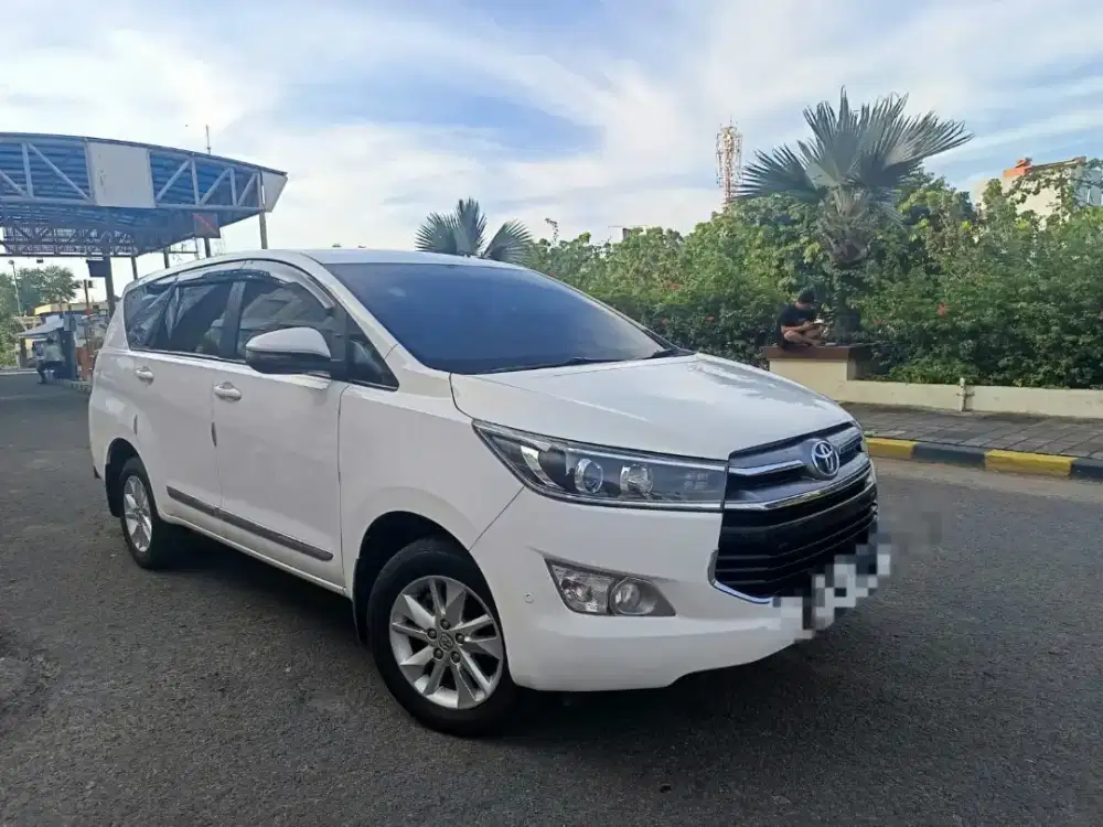 Toyota Innova Diesel V AT 2018 km rendah mobil terawat bergaransi