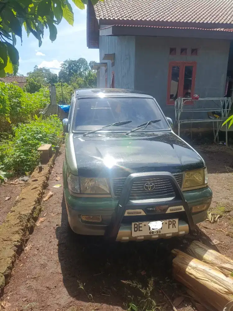 Kijang krista tahun 2000