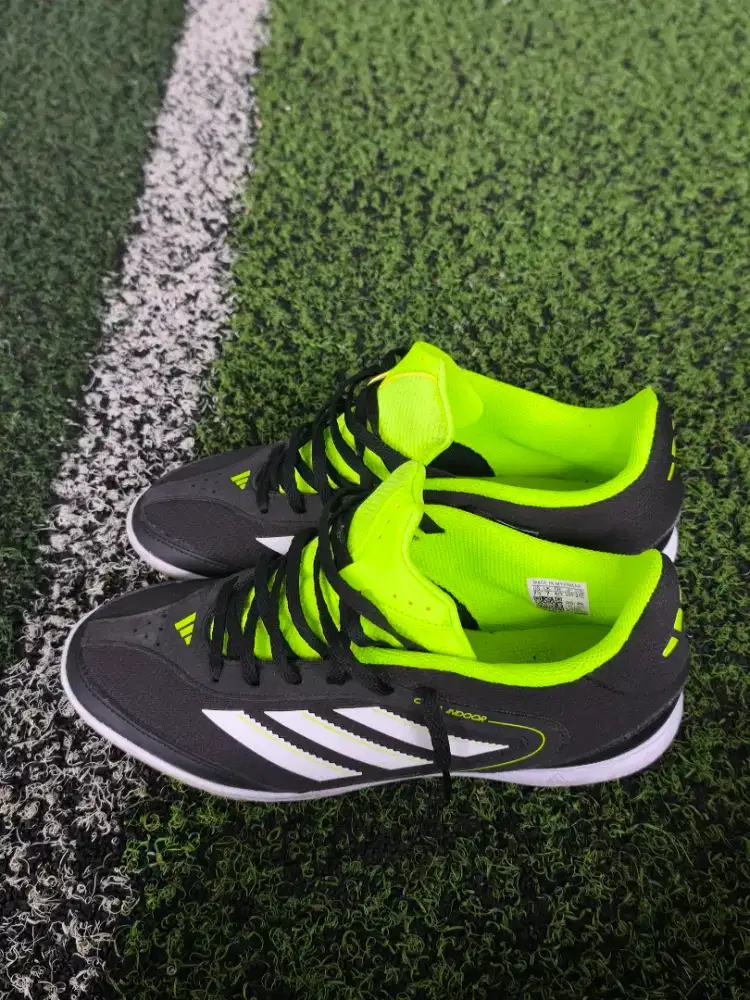 Sepatu Futsal Adidas