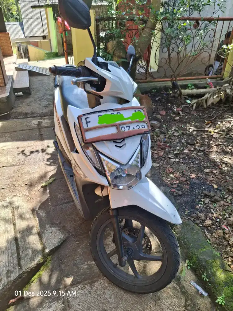 Honda Beat Putih 2013