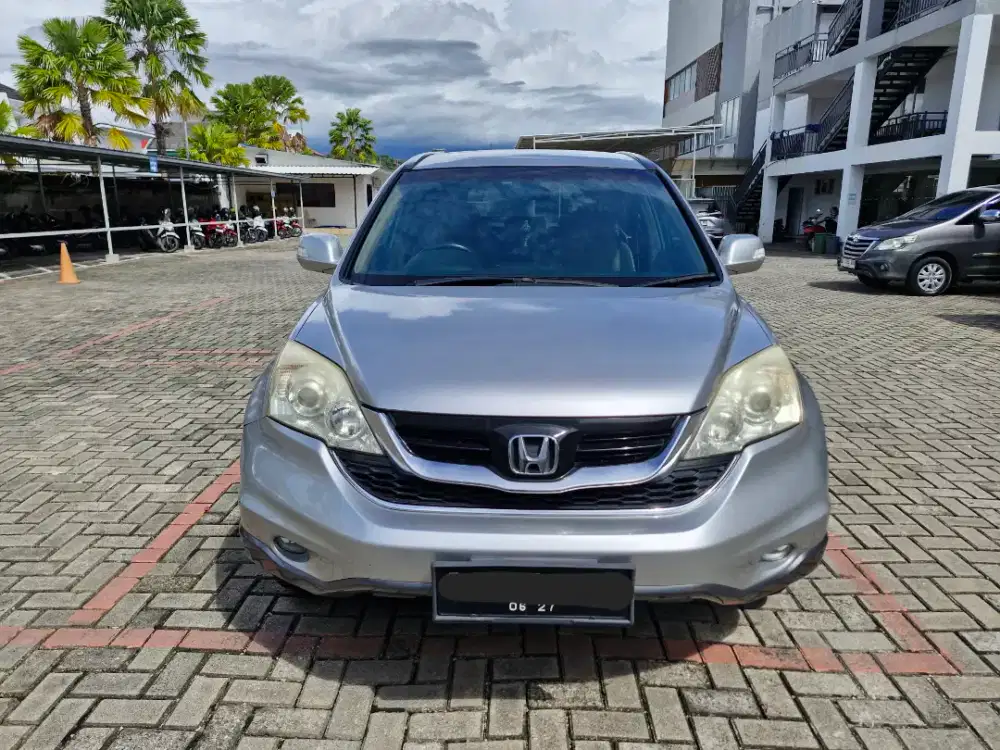 Honda CRV Tahun 2012 Abu-Abu Matic