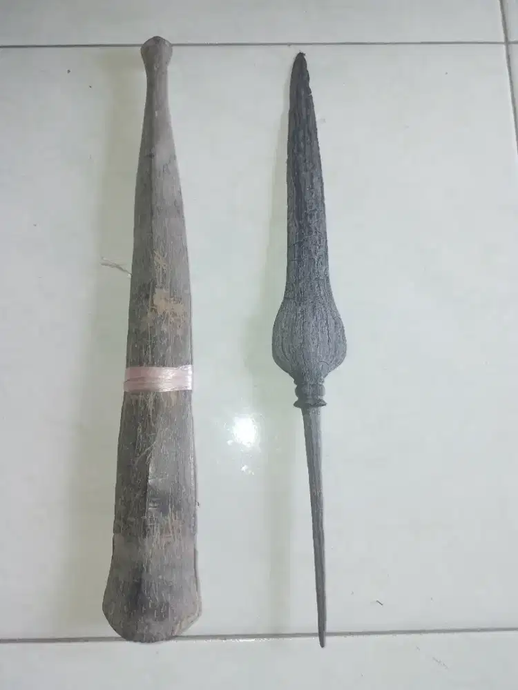 Pusaka tombak pamor miring