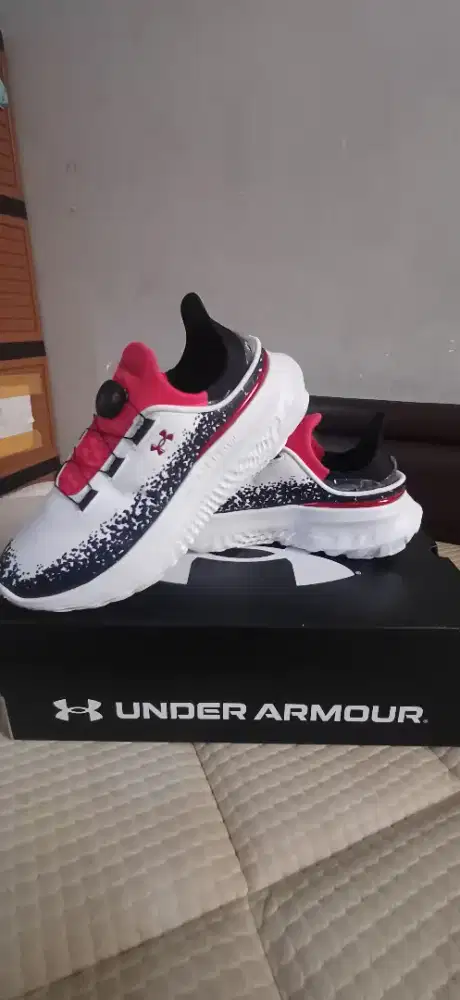 UNDER ARMOUR SLIPSPEED MEGA