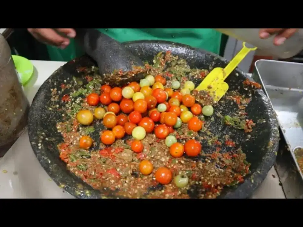 Chef menu  ayam goreng pengalaman