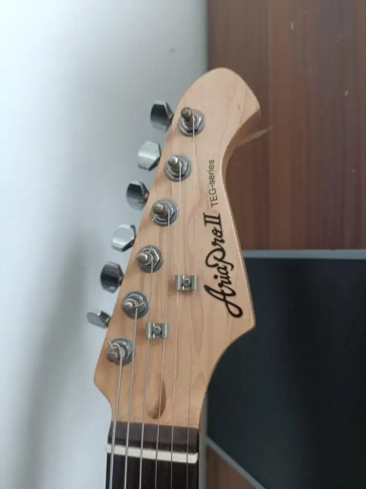 Gitar Elektrik Aria Pro