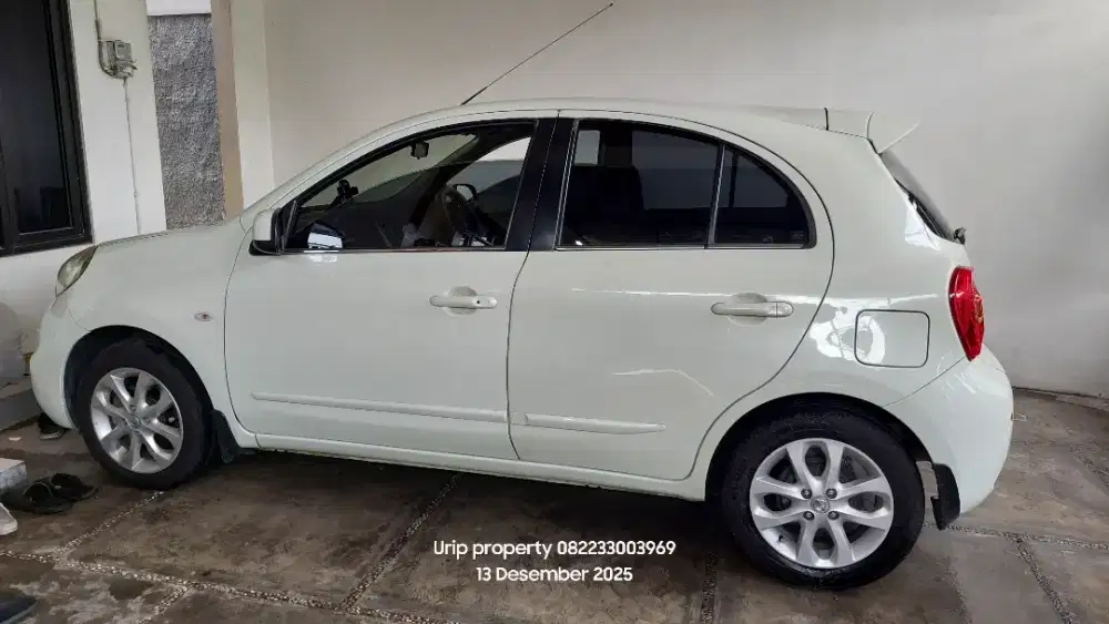 Dijual mobil pribadi march 1.5 ISTIMEWA