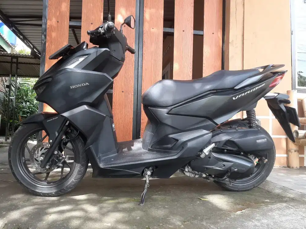 Vario 160 black doff
