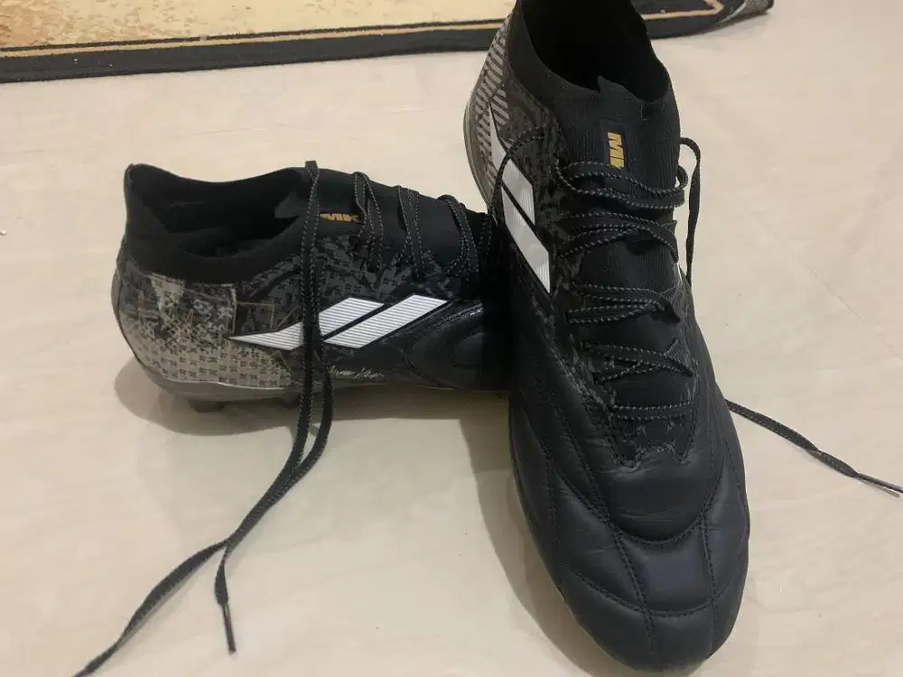 Sepatu Sepakbola MILLS Astro Spartan 46