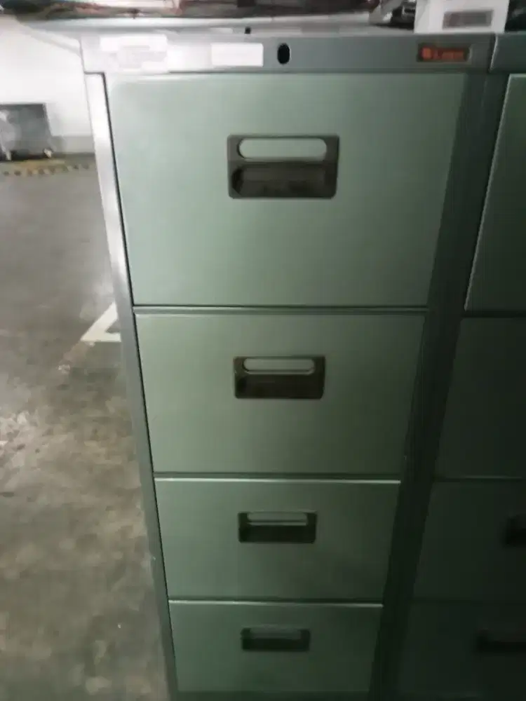 Filling kabinet 4 susun