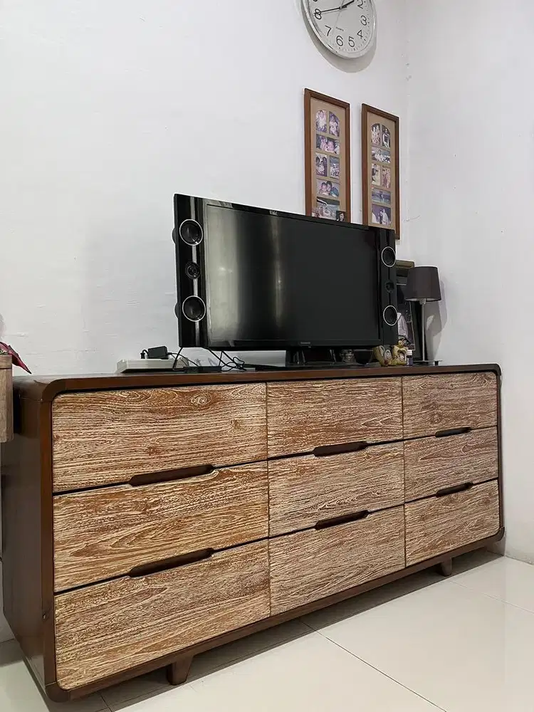 Lemari Jati Full Laci