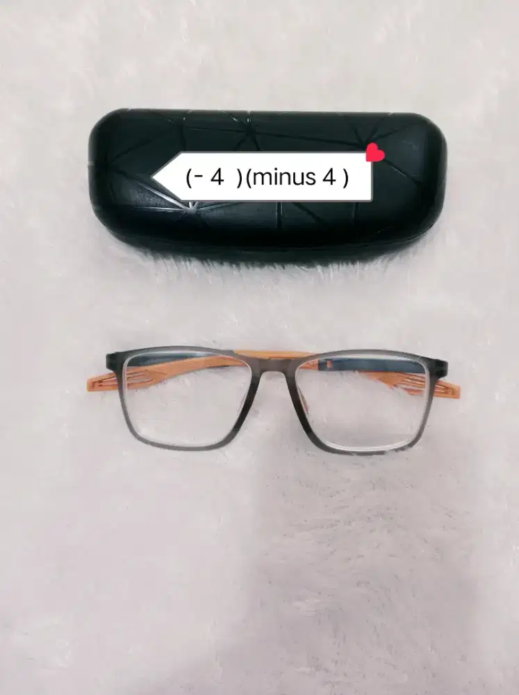 Kacamata ( minus - 4  ) anti radiasi ori Harga 150 pas Cilebut bogor