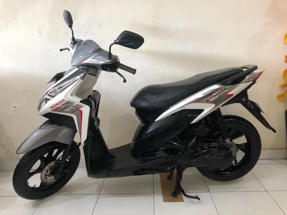 Honda Vario th.2011 putih!!