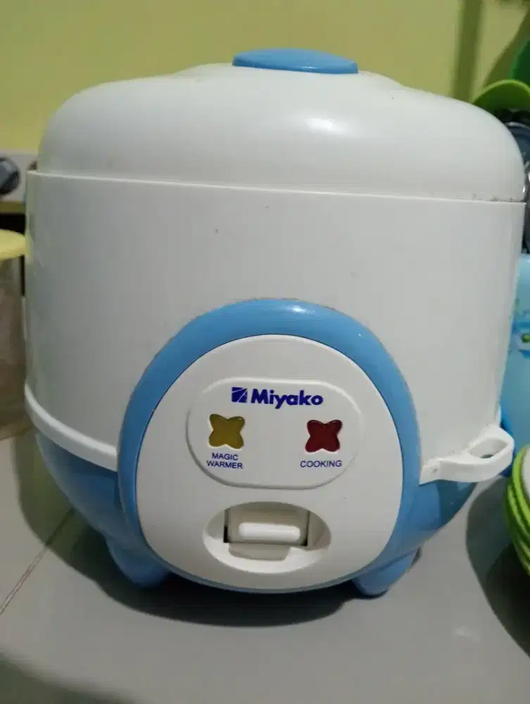 Magic com miyako kecil