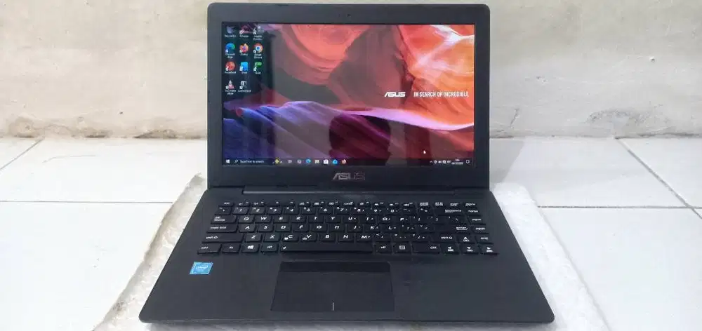 Laptop ASUS X453S Model Slim, RAM 8GB, SIAP PAKAI