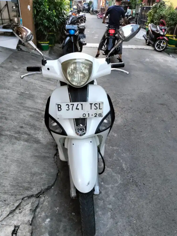 Piaggio Liberty tahun 2012 mesin halus pajak panjang