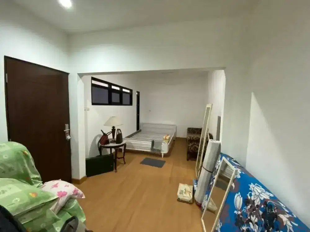Disewakan Rumah Lokasi dekat Rumah sakit Hasan Sadikit Sayap Cipaganti