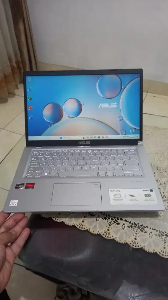 Laptop asus ryzen 3 8/512ssd