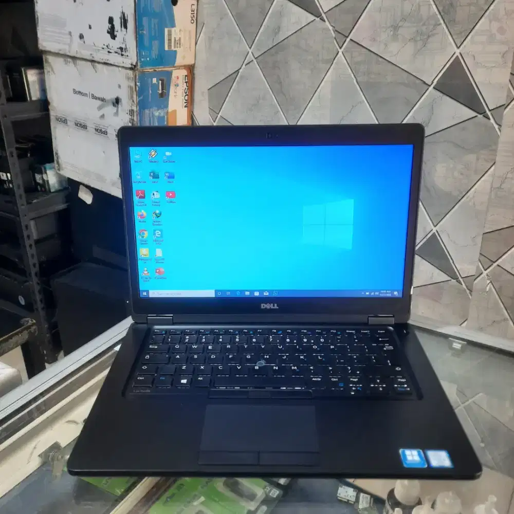 Dell Latitude 5480, Core i5 gen 7, RAM 8GB, SSD 256GB, Layar 14 inch