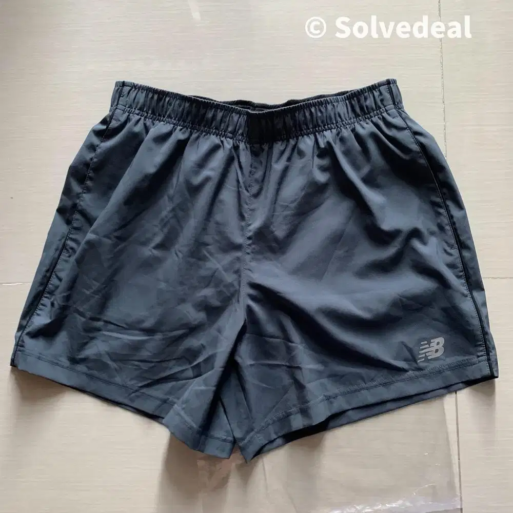 Celana New Balance Core Run 5 Inch Mens Short Grey - Original Baru