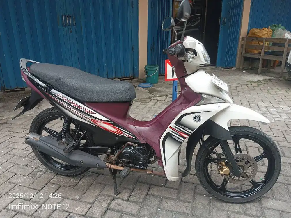 DI JUAL  YAMAHA FORCE 2014 PUTIH SURAT HIDUP LENGKAP