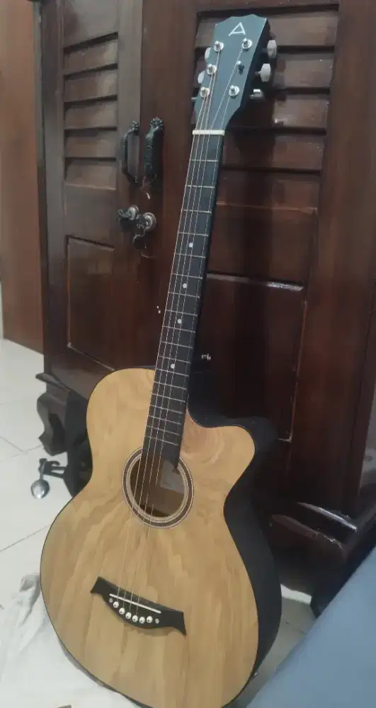 Gitar Akustik merk Anderson