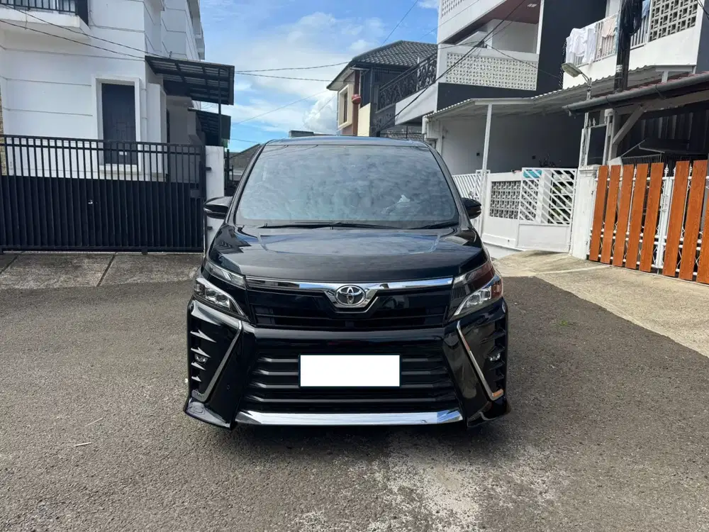Toyota Voxy 2021 Bensin