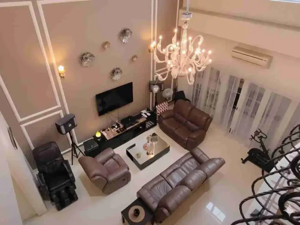 Rumah Old Money , Klasik Cantik di kawasan elite Old Rich Puspita Loka BSD. Aman, Nyaman dan Adem