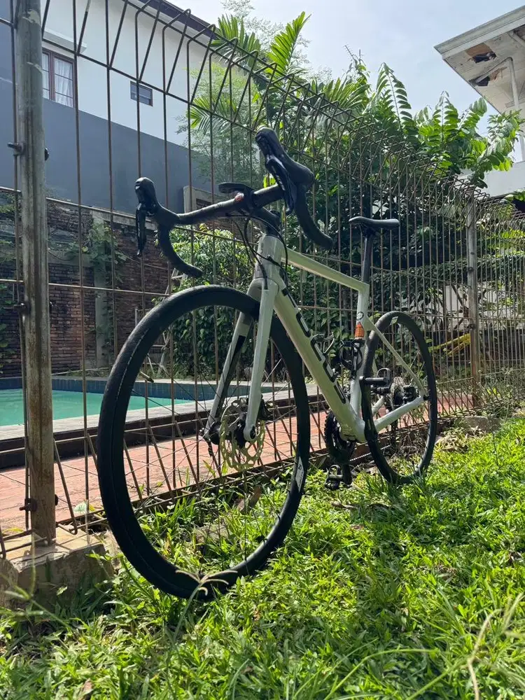 Sepeda Focus Izalco Max Disc 8.6 (M 54)