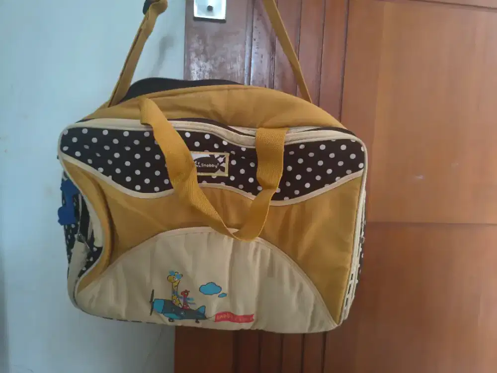 Tas snobby sedang besar preloved