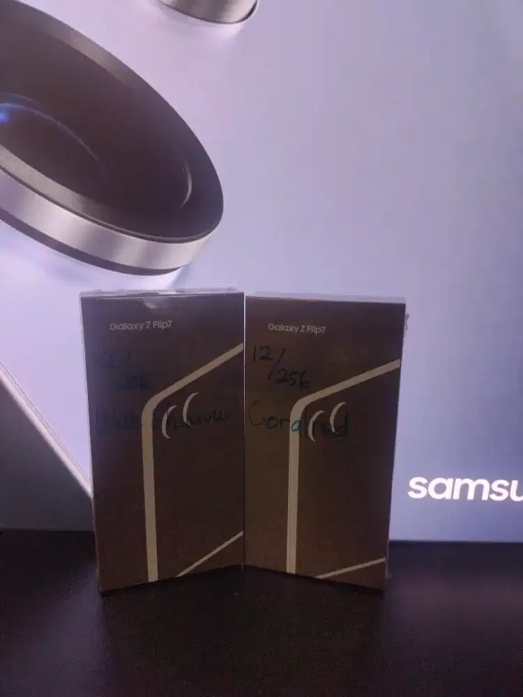 SAMSUNG GALAXY Z Flip 7 12+12/256GB GARANSI RESMI DAN MASIH SEGELLL!!