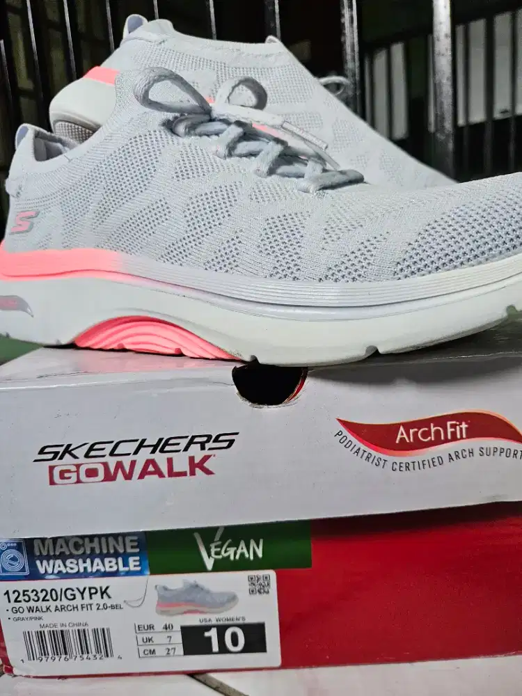 Sepatu Skechers Walk