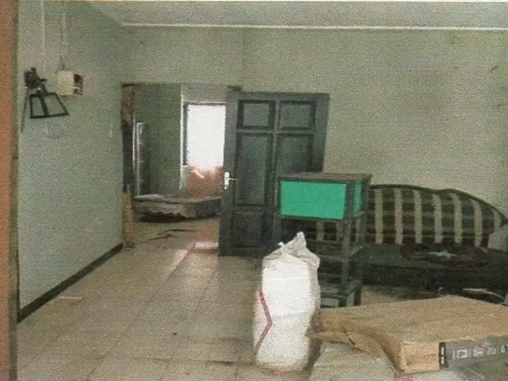 Dijual Rumah Kawasan Ramai Penduduk Di Jl. Wonodri Semarang