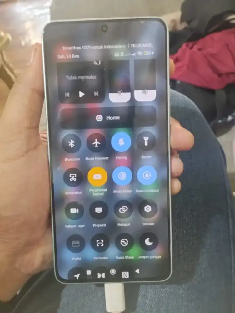 Poco f6 8/256 nego tipis