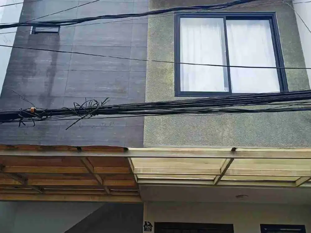 Dijual Rumah 3 Lantai Sangat Murah di Jagakarsa