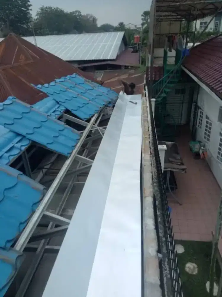 TUKANG BANGUNAN PERBAIKAN ATAP BOCOR DAN TALANG AIR SERTA RENOVASI
