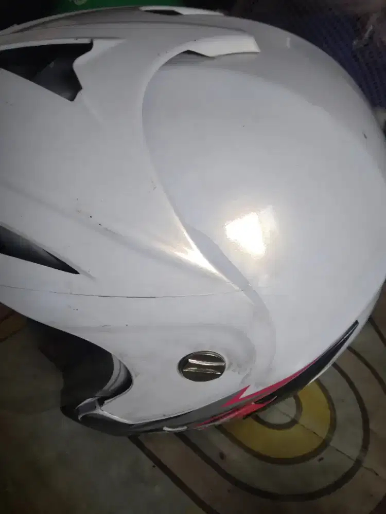 Helm TGP baru pakai 2 minggu
