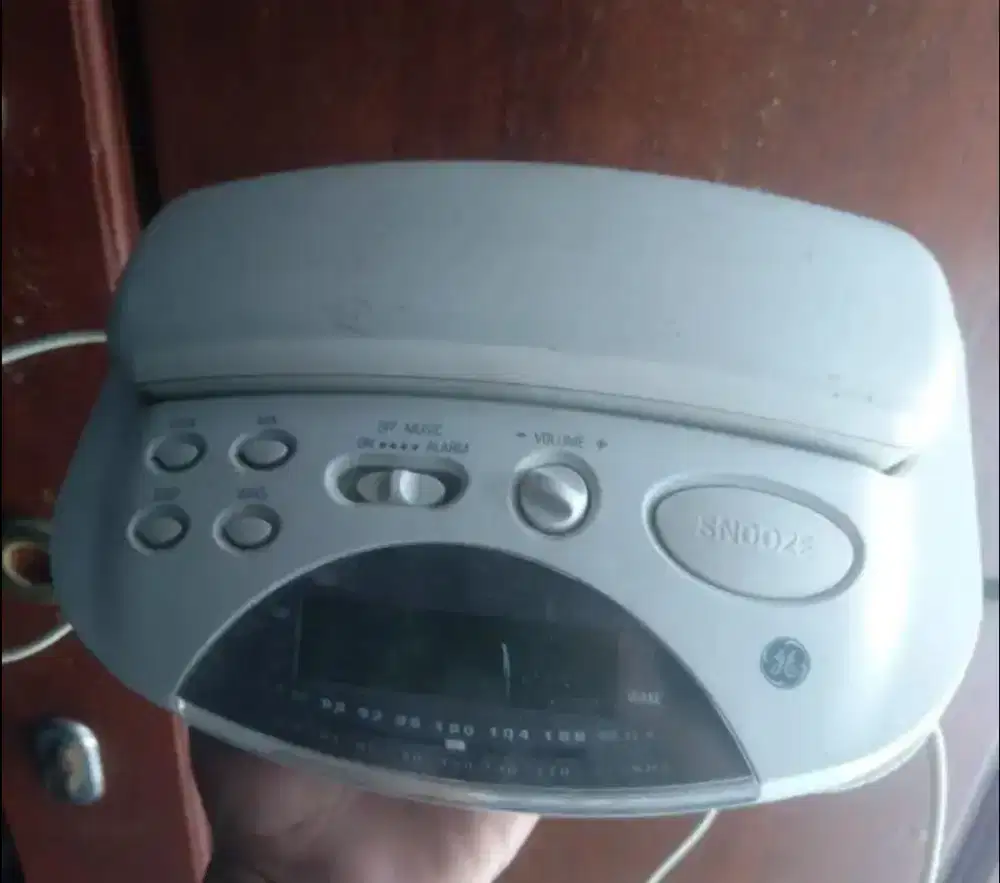 Radio jam Digital model telpon rumah