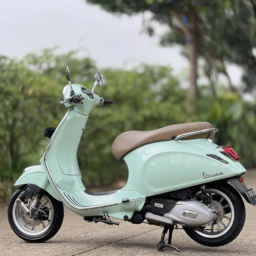 VESPA PRIMAVERA 150 ABS IGET SILVER 2021 KM 11K PAJAK ON FULL ORI
