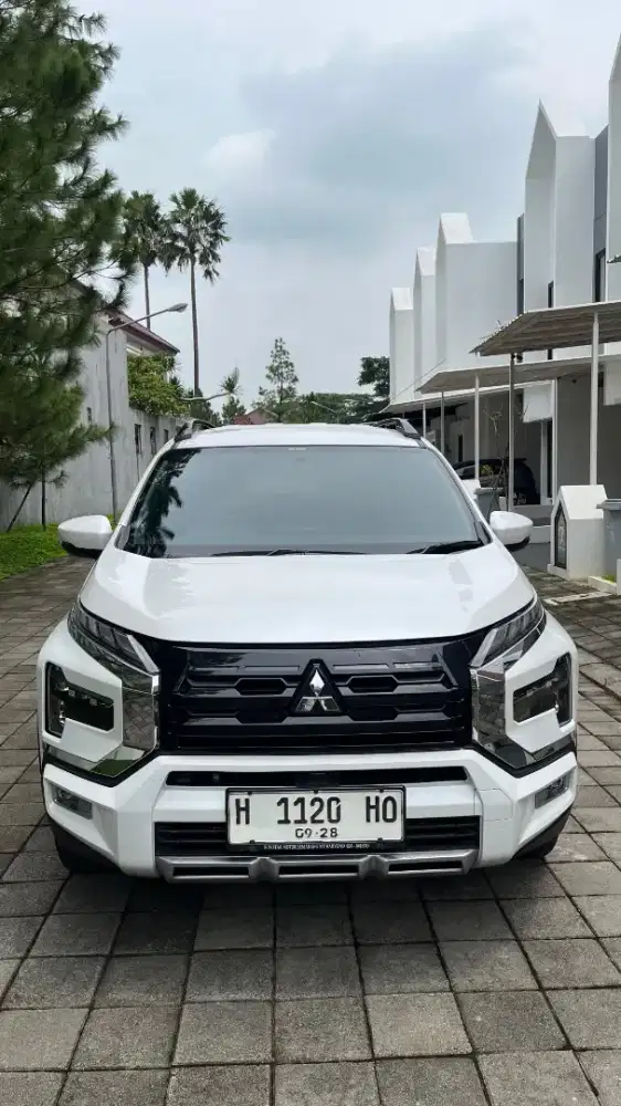 New Xpander Cross Premium Package AT 2023 Low KM