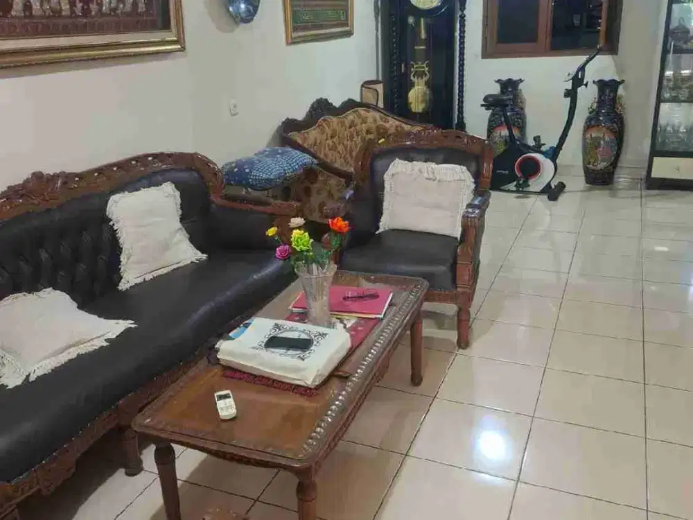 JUAL CEPAT RUMAH 2 LANTAI KRLAPA GADING (KOMPLEK WALIKOTA) TERMURAH PD